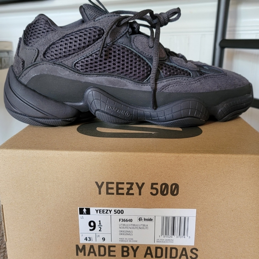 Yeezy 500 Charcoal Black US Men's size 9.5